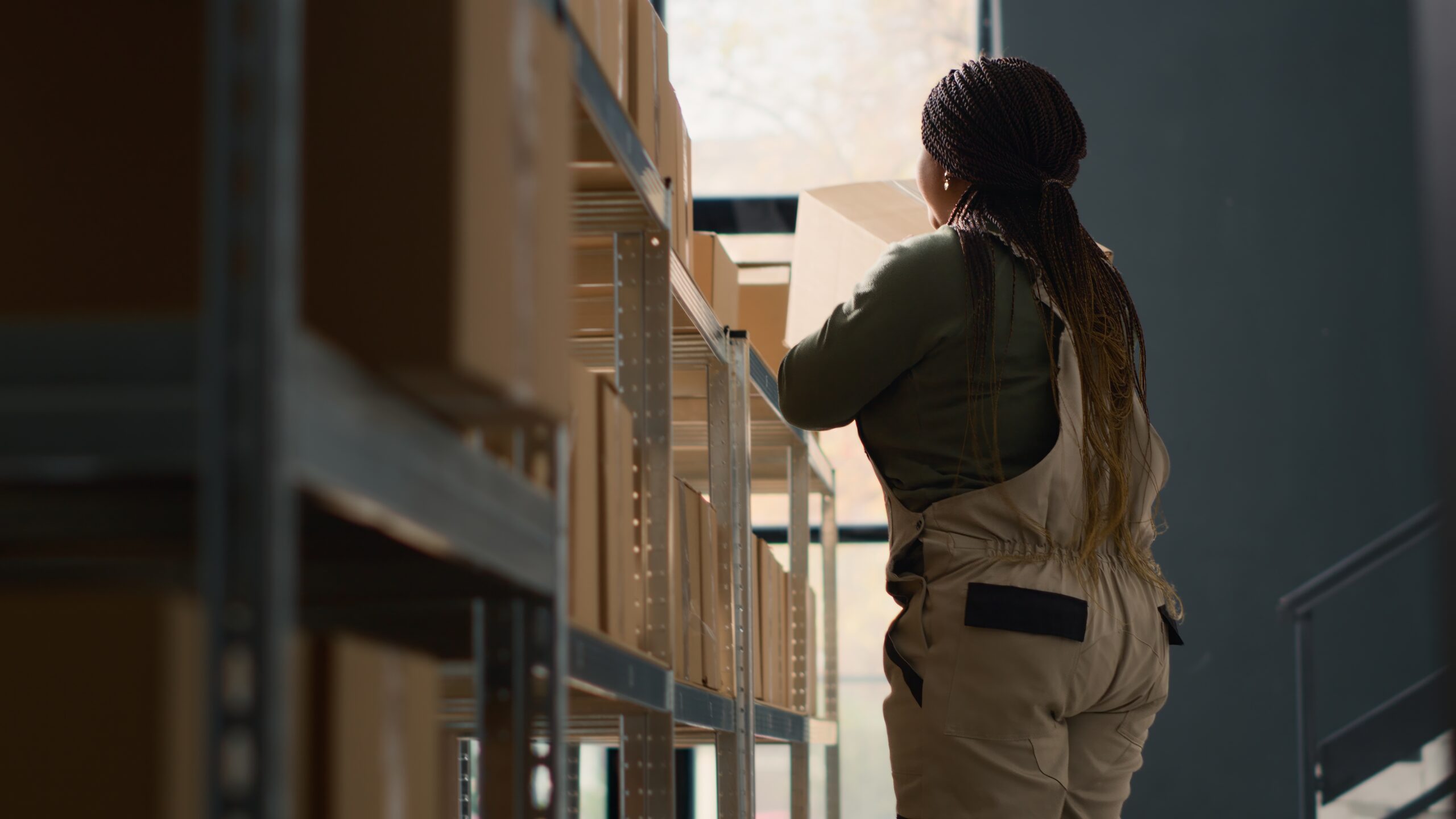 5 Warehouse Management Challenges and Solutions for 2025